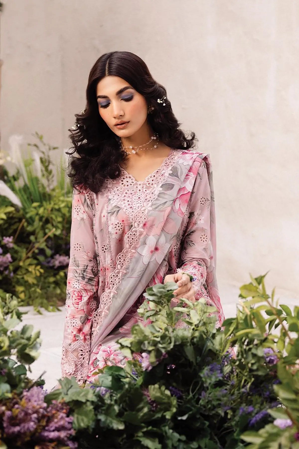 Iznik Chikankari Luxury Lawn 3 Piece Dress - 0024